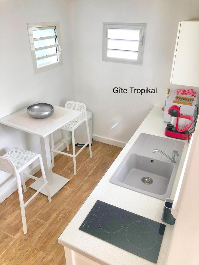 Residence O Coeur De Deshaies Appartements Exotik Et Tropikal Экстерьер фото